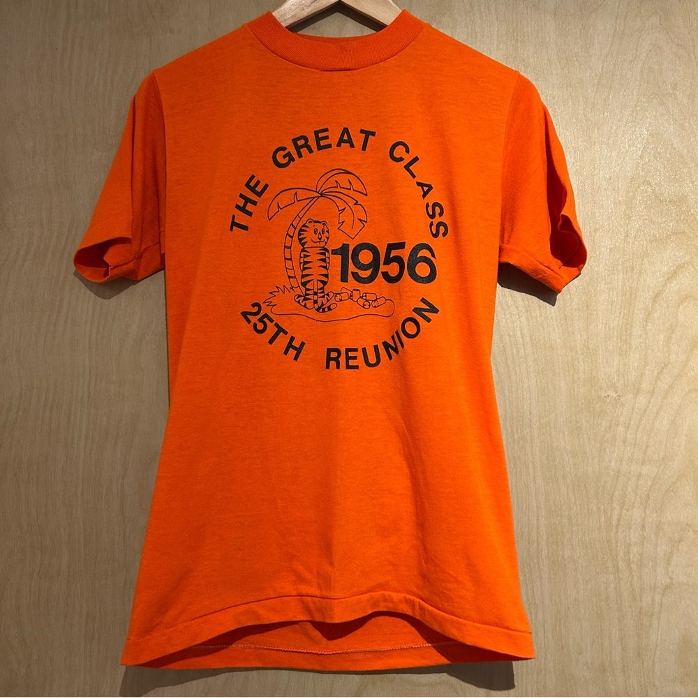 Vintage 80s class reunion graphic t-shirt